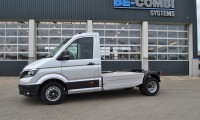 Zijkant van de BE-Combi Volkswagen Crafter trekker voor Ames Autobedrijf